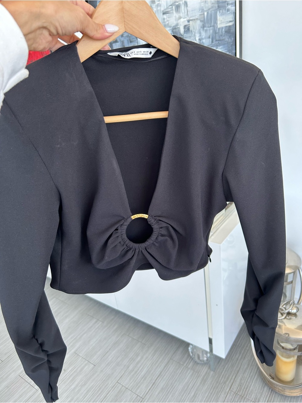 Zara Black Cropped Long Sleeve Top with Gold Ring new without tags